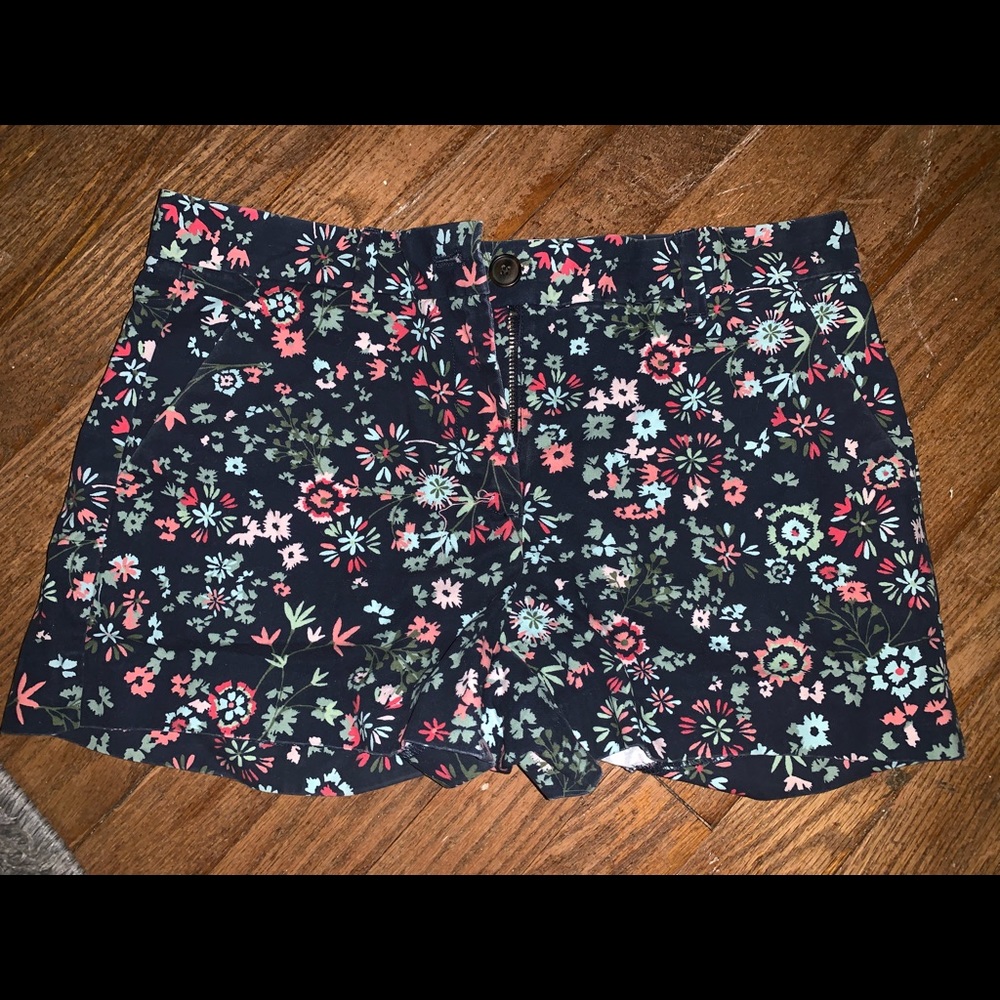 Gap khaki shorts